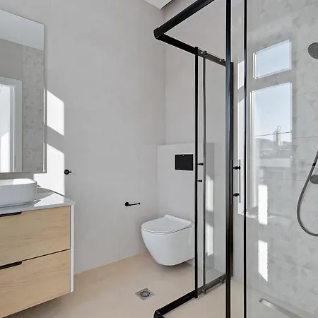 Saronia Estate Hotel 3*