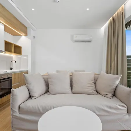 Saronia Estate 3*
